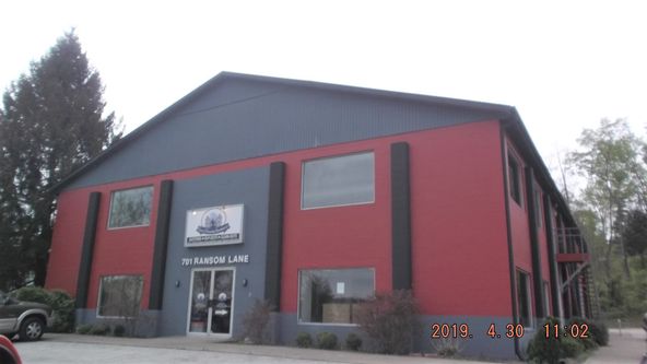 Ransom Lane Building: 701 S Ransom Ln, Bloomington, IN 47403